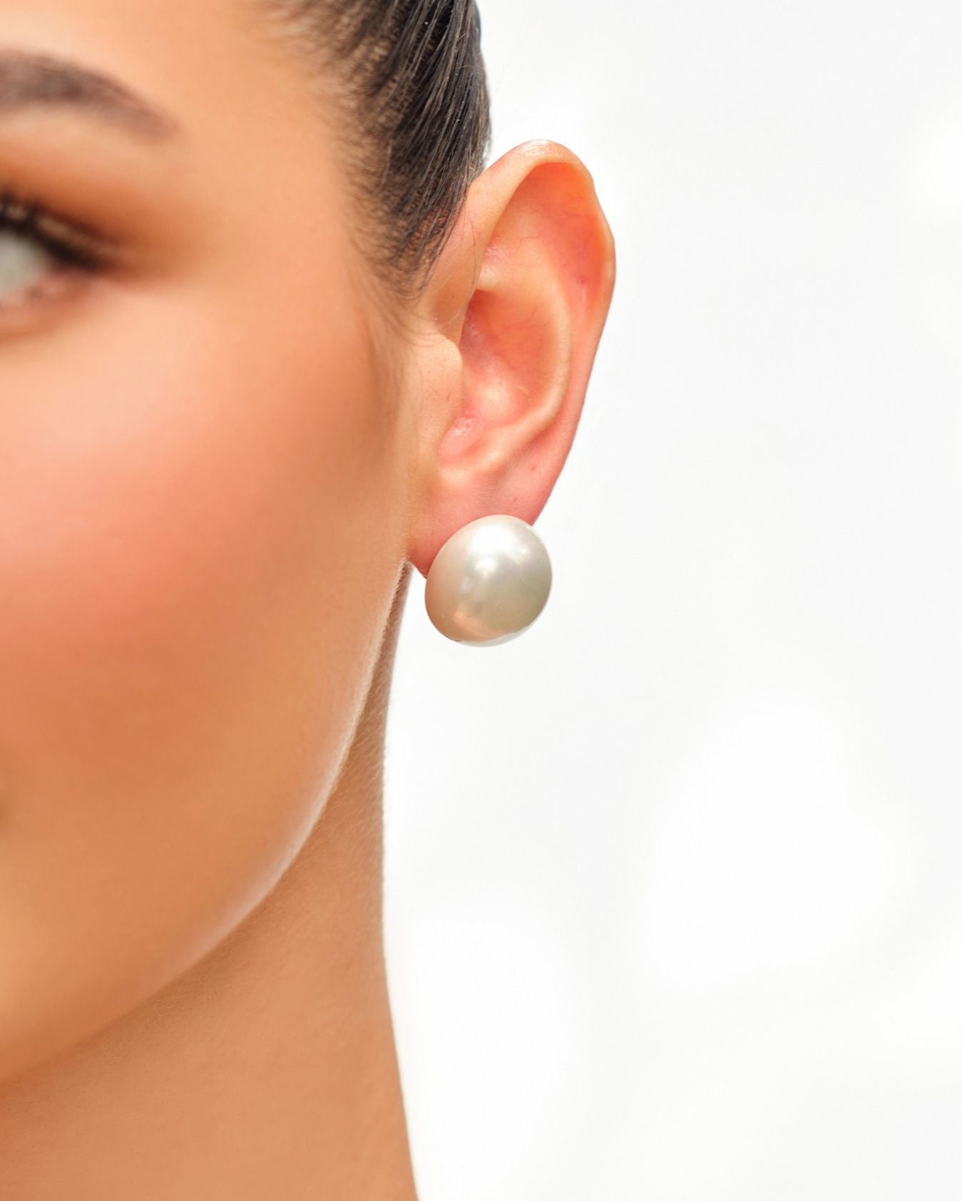 20mm Pearl Studs - White