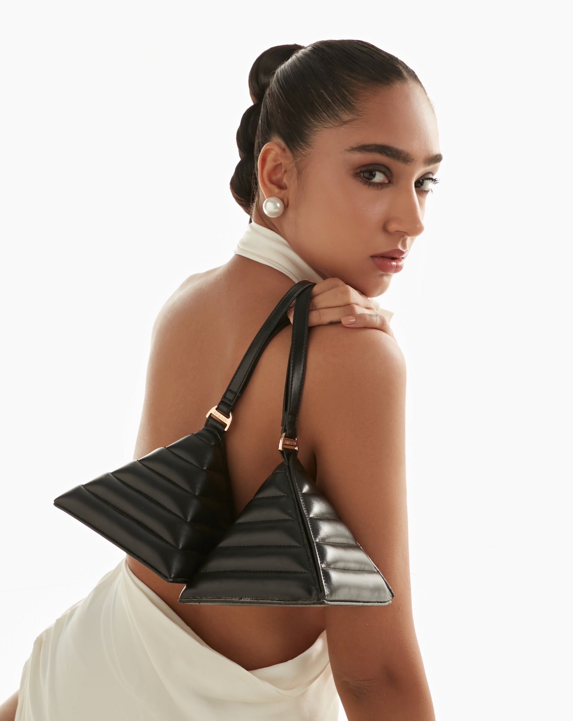Giza - Black