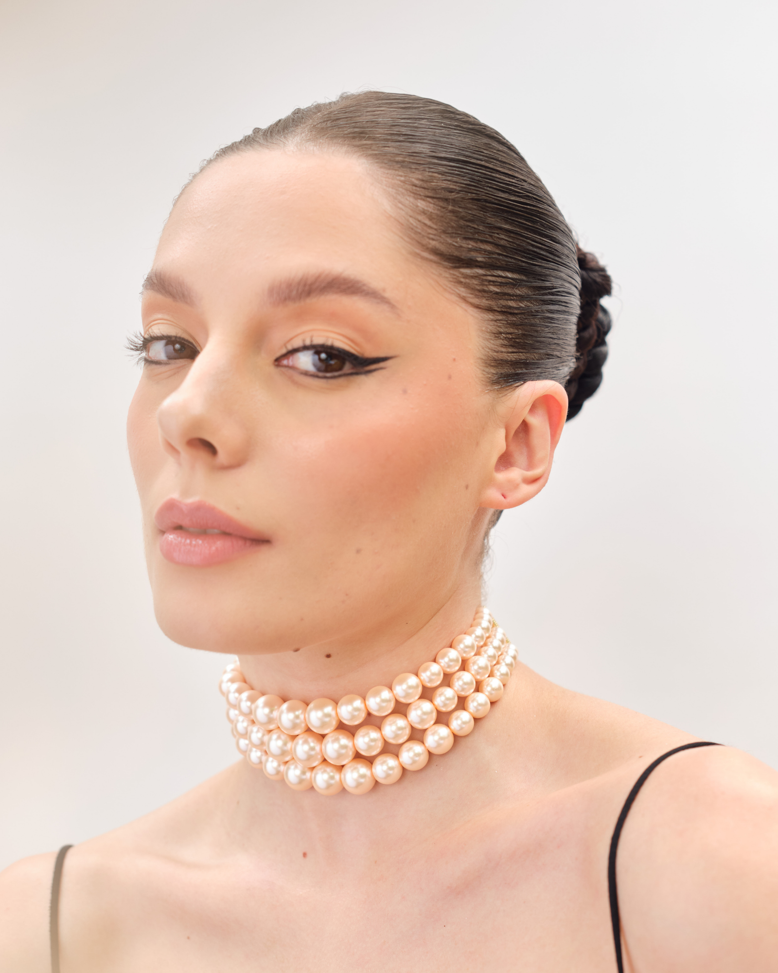 Graded Peach Pearl Choker