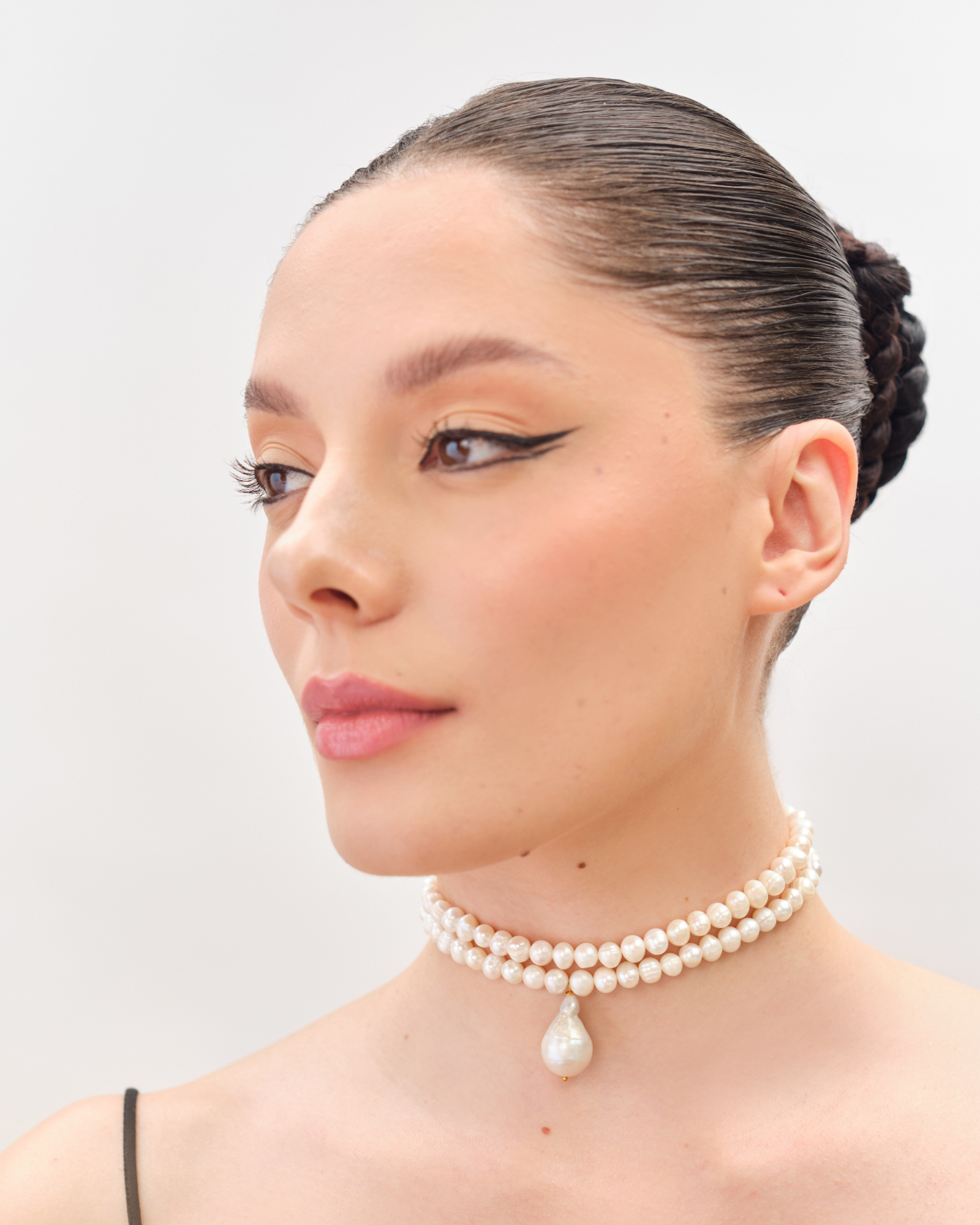 Dainty Droplet Pearl Choker