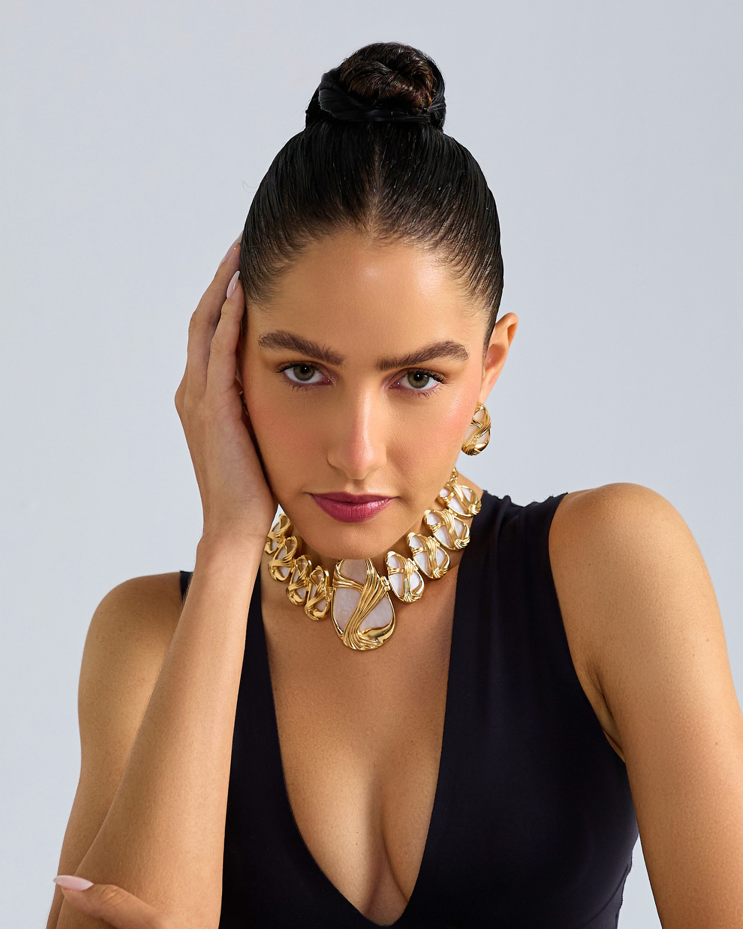 Luno Choker